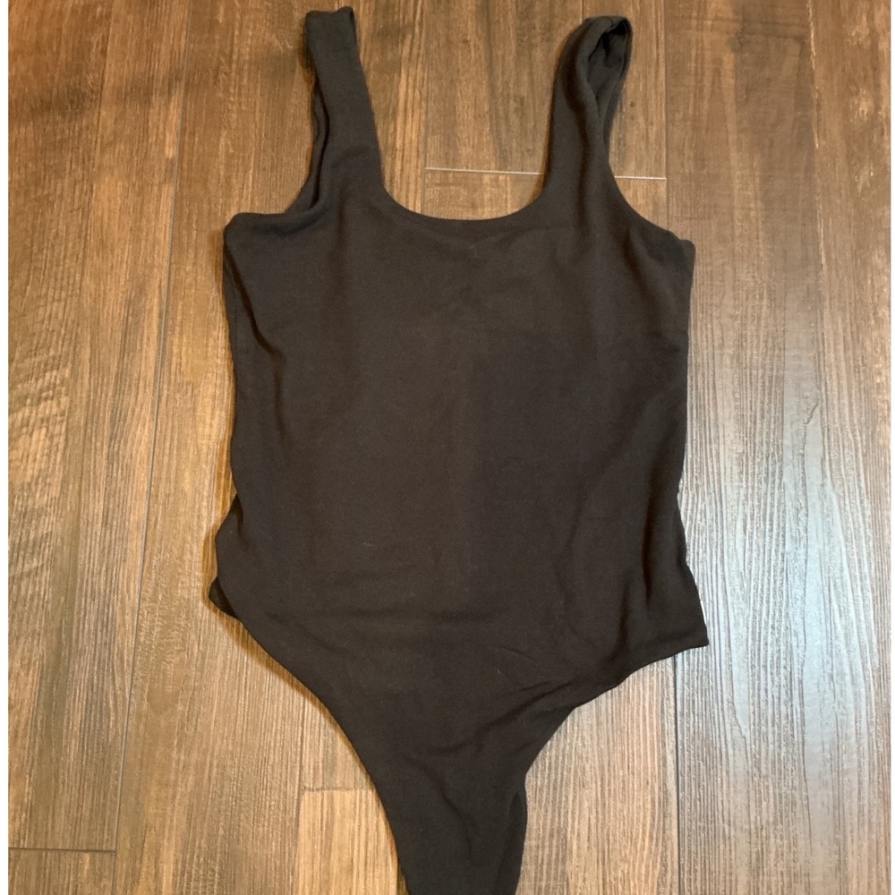 Vuori Halo Sleeveless Bodysuit Black DreamKnit Scoop Neck VW1224 Medium Active